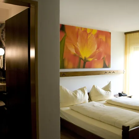 - Self Check-in Hotel