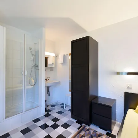 Hotel - Self Check-in Brigue